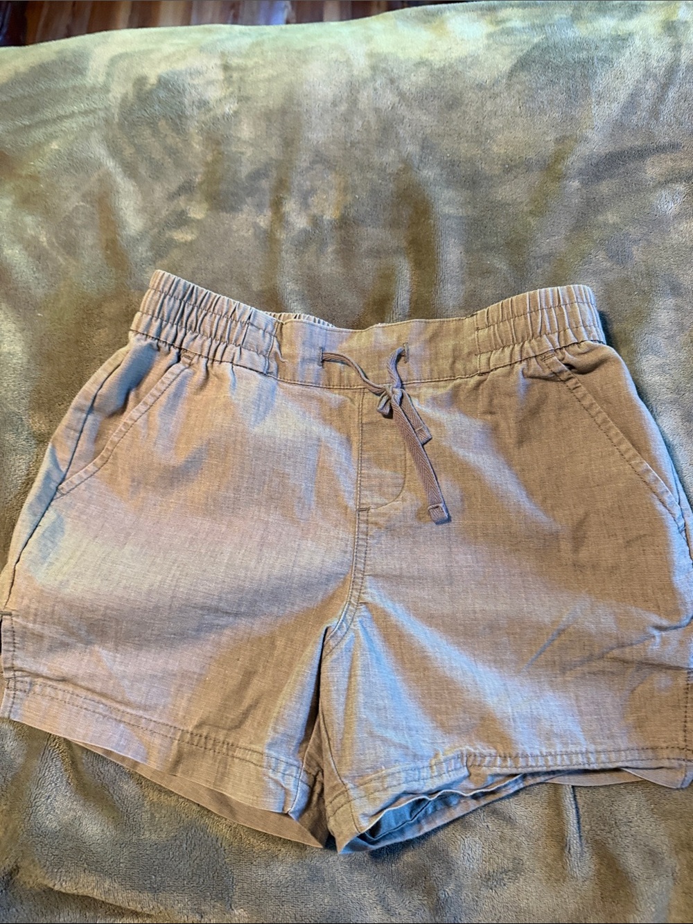 Magellan Outdoors High Waist Women's Shorts in Light Gray